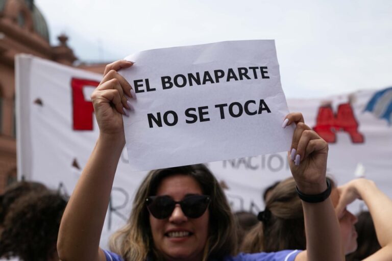 El Gobierno avanza otra vez contra el Hospital Bonaparte