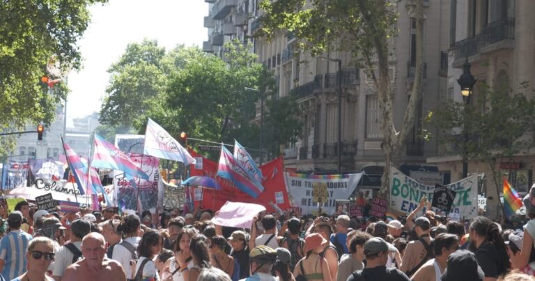 Orgullo Antifascista. Comienza la movilización en Congreso