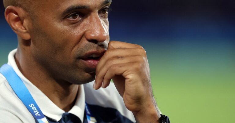 El palito de Thierry Henry para el Manchester City por haber dejado ir a Julián Álvarez