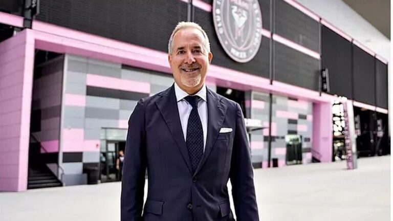 El dueño del Inter Miami llega a la Argentina para reunirse con Javier Milei