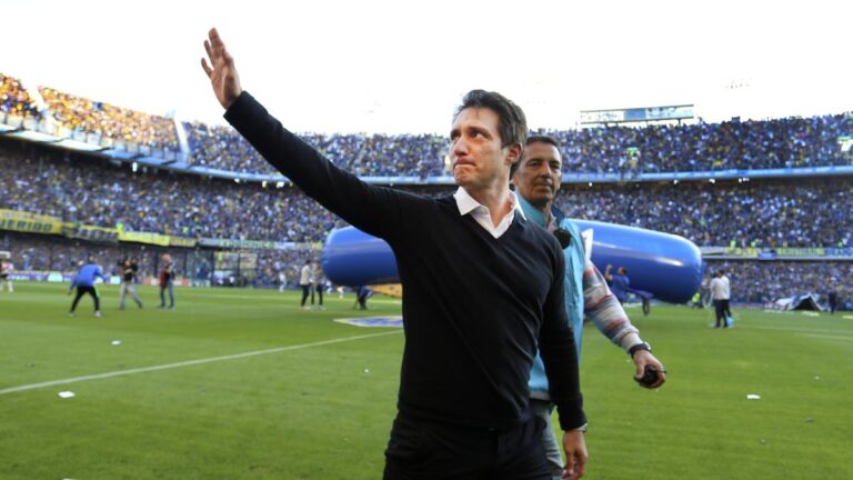 Tras algunas dudas, Guillermo Barros Schelotto firmará con Vélez en las próximas horas