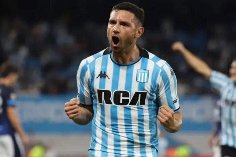Maravilla Martínez entrenó con normalidad y sería titular ante Independiente