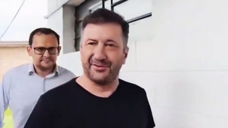 Salieron a la luz imágenes que comprometen a Edgardo Kueider: cuenta plata en su despacho