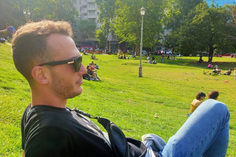 No cree que Bs. As. sea tan insegura y le impactó el parecido con su país: Los argentinos son tanos que hablan español