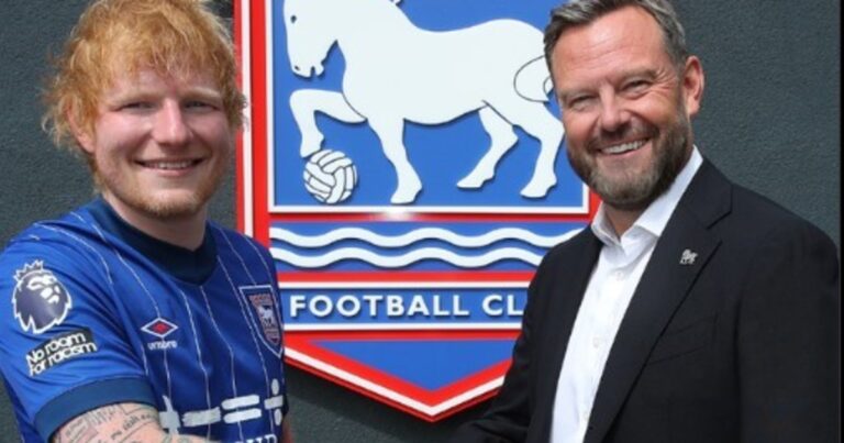 El Ipswich Town anotó a Ed Sheeran para jugar profesionalmente
