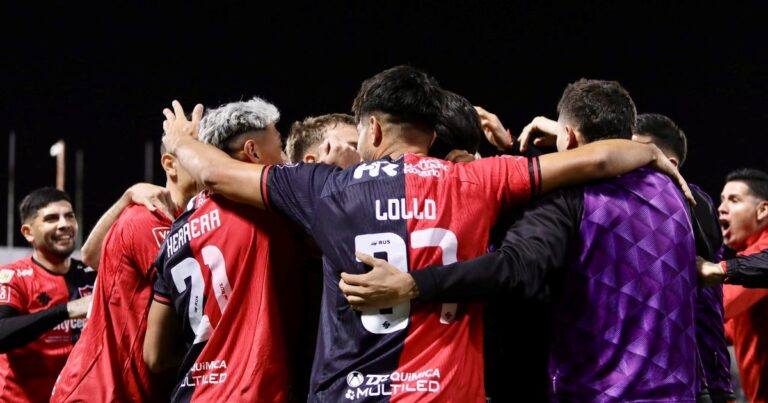 El Newell’s de Fabbiani sigue adelante en la Copa Argentina: a puro cabezazo le ganó a Atlético Tucumán y está en cuartos de final