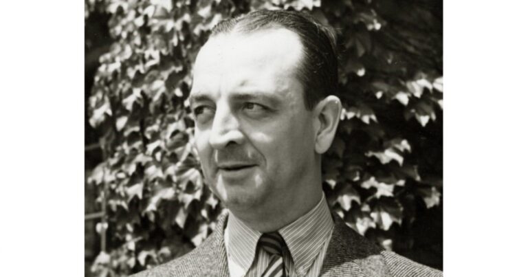 Qué es la banca Simons, el modelo de depósitos y préstamos con el que coquetea Milei