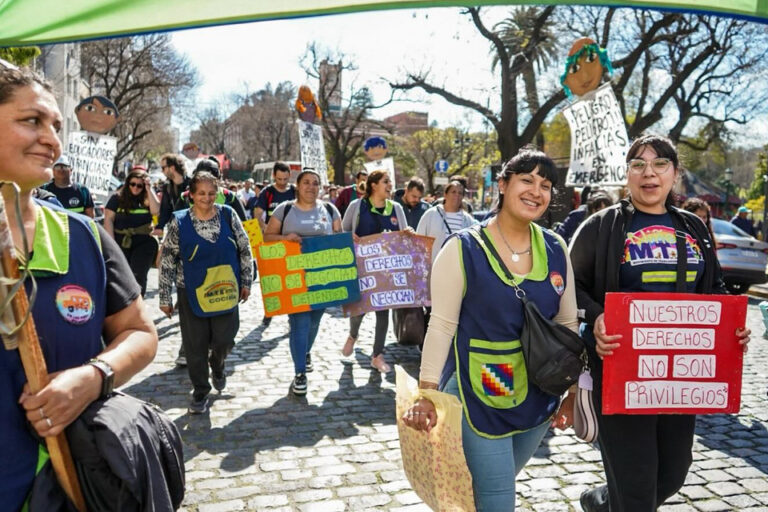 Nueva marcha de cartoneros por la restitución del transporte desde el conurbano