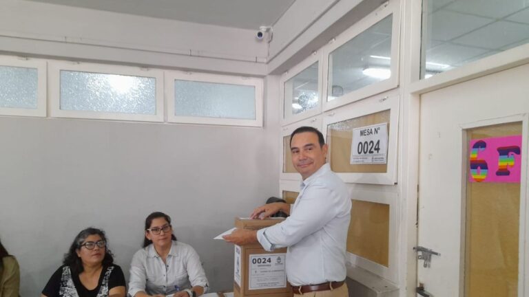 Elecciones en Corrientes: votó Gustavo Valdés y denunció que hubo «campaña sucia»