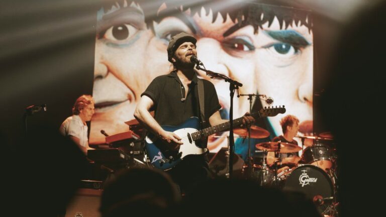 Supergrass tocó por primera vez en Argentina: crónica de una noche histórica
