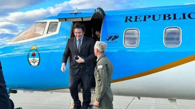 Javier Milei intenta dejar atrás el escándalo de la ANDIS y emprende un nuevo viaje a EEUU
