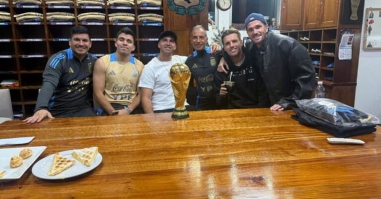 Con asado, torta y la Copa del Mundo, el especial festejo de cumpleaños del Dibu Martínez en la Selección