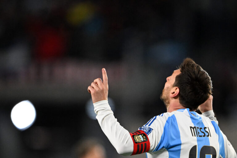 Siempre Messi: el segundo gol del «10» en el partido y el tercero de Argentina