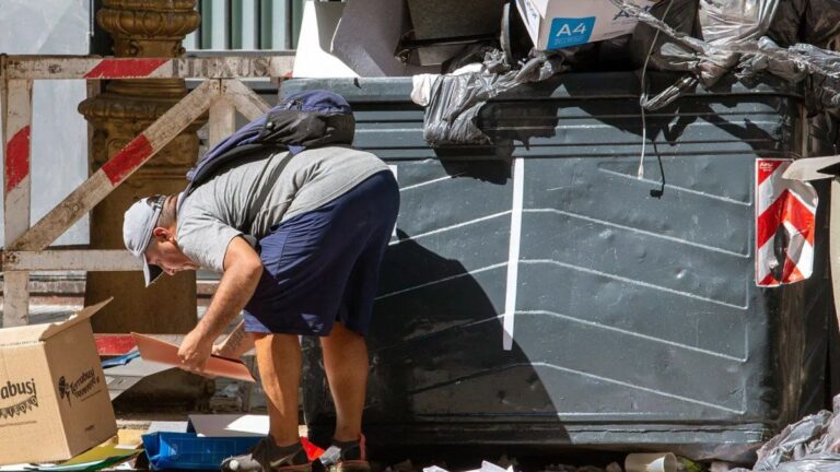 La UCA acusa a Javier Milei de exagerar el número de personas que el Gobierno sacó de la pobreza