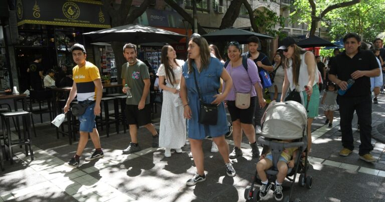 Dólar caliente y «efecto Independiente»: las razones de la abrupta caída del turismo entre Argentina y Chile