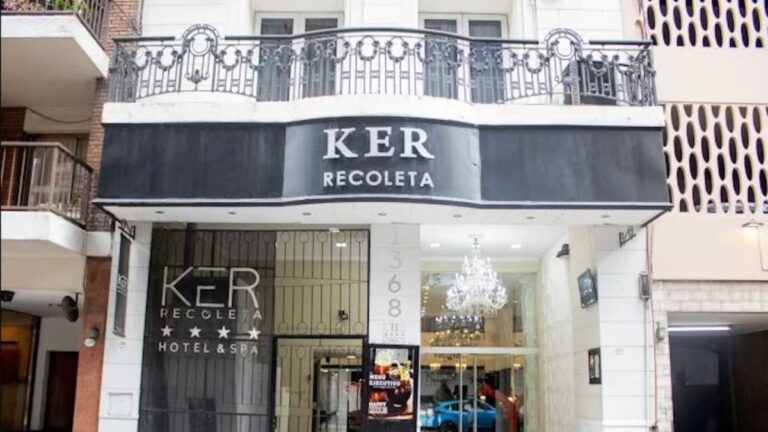 Conmoción: hallaron sin vida a una mujer y su hijo de 7 años en un hotel de Recoleta
