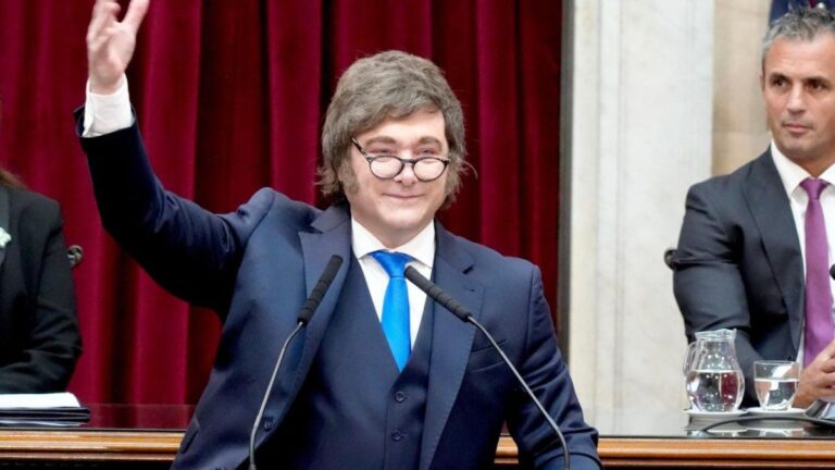 Entre el show y las reformas: Javier Milei abrió sesiones en modo campaña permanente