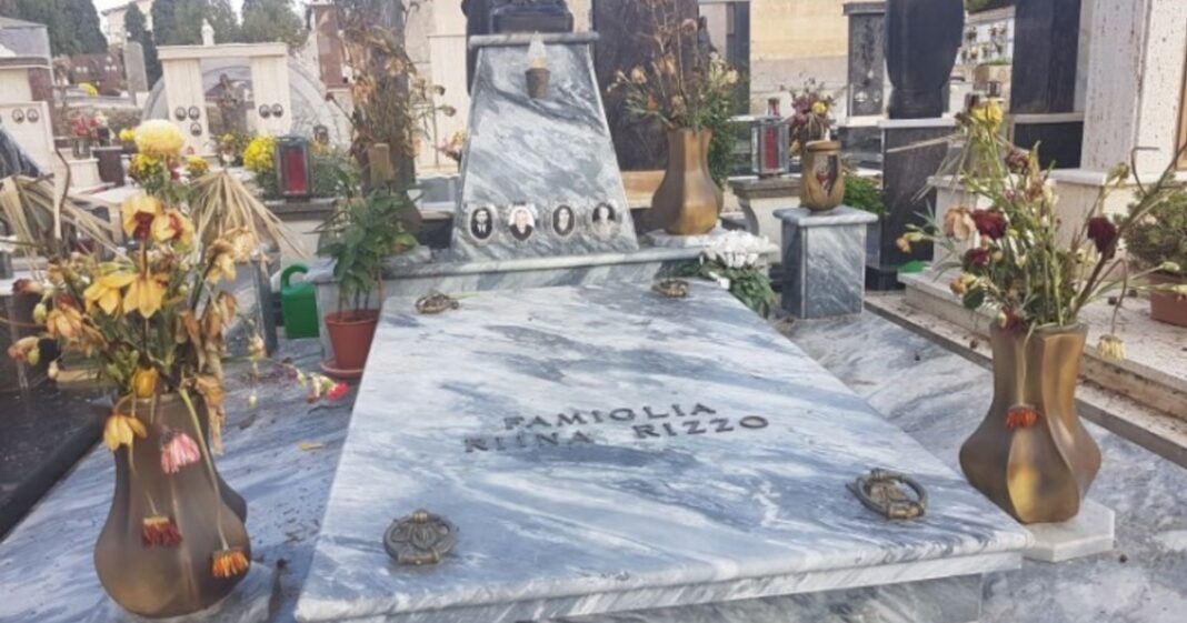Vista aérea del cementerio municipal de Corleone, en Sicilia, Italia.